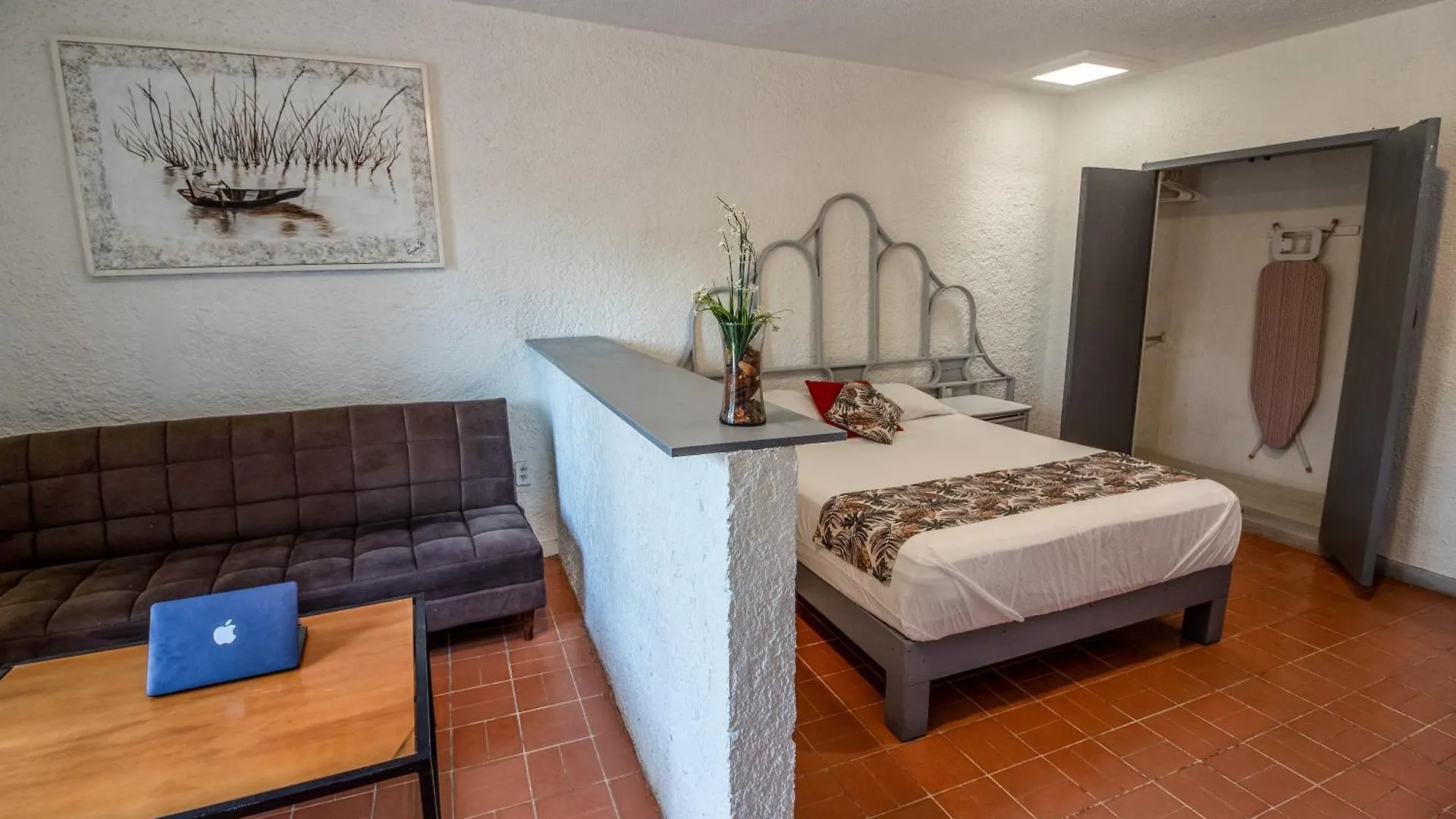 Suite/ terraza en la glorieta chapalita Guadalajara Apartamento